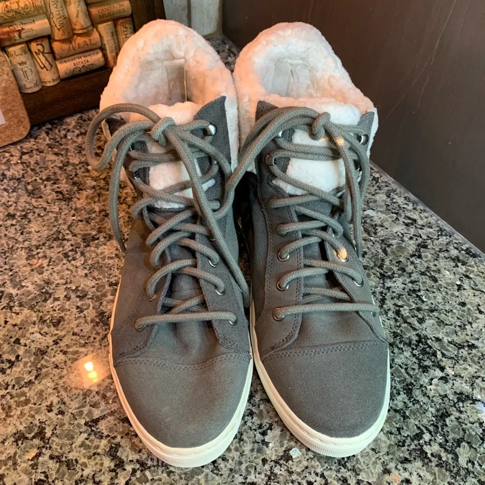 Splendid Gray Leather Suede High Top Sneakers With Faux Fur Trim Size 10